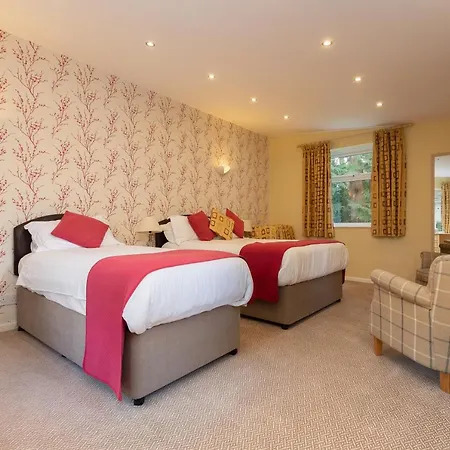 Burn Garden - On Windermere 4*