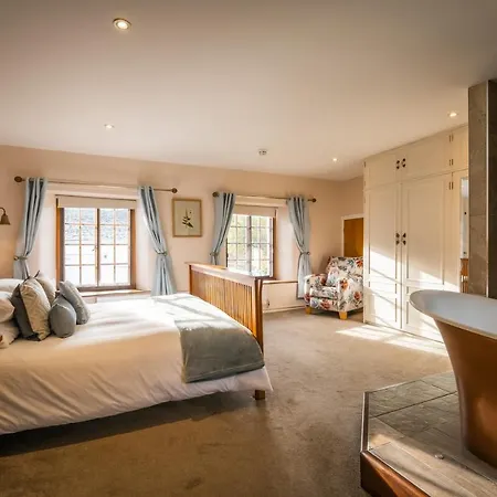 Luxury 1 Bed - Great Location - Peaceful-hot Tub * Bowness-on-Windermere