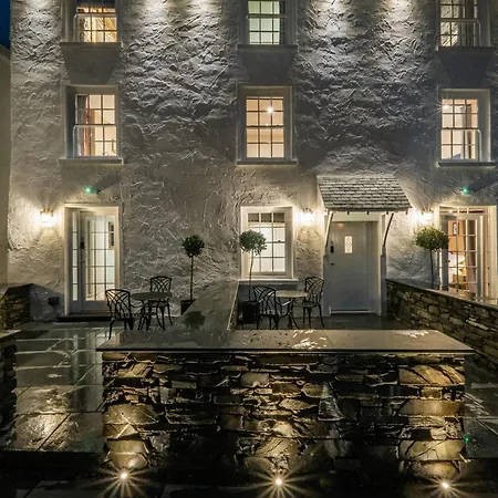 The White House Guest house 5*