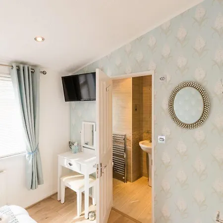 Holiday home Broad Larch *
