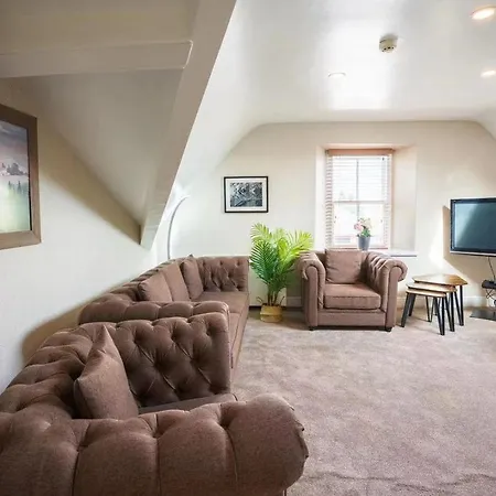 West View Apartment *