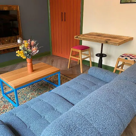The Bolthole @ - Cosy 1 Bed Apartment Bowness-on-Windermere
