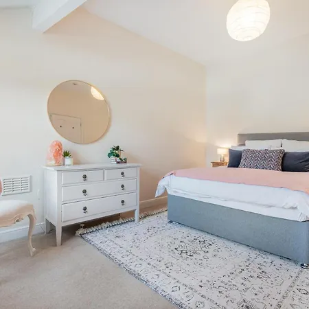 Apartment The Loft- Duplex Apartment, Family Friendly! *