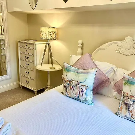 Storrs Gate House 5*