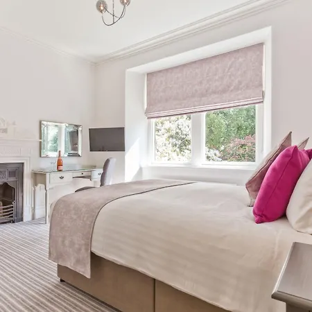 Burn Garden - On Windermere 4*