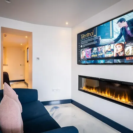 Apartment Brand New Location Hot Tub *