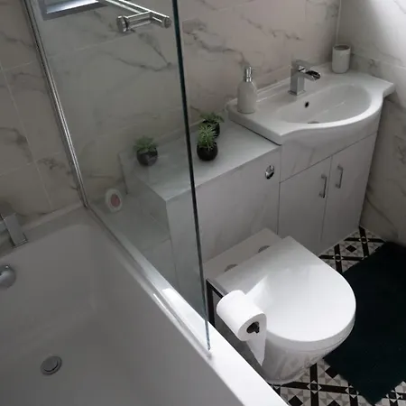 Apartment - 3 Bed - Hot Tub House *