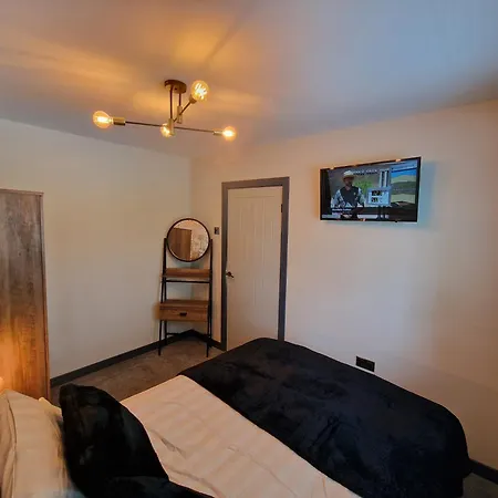 - 3 Bed - Hot Tub House Apartment Bowness-on-Windermere