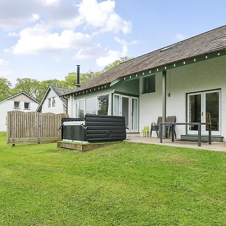 Elm - Woodland Holiday home