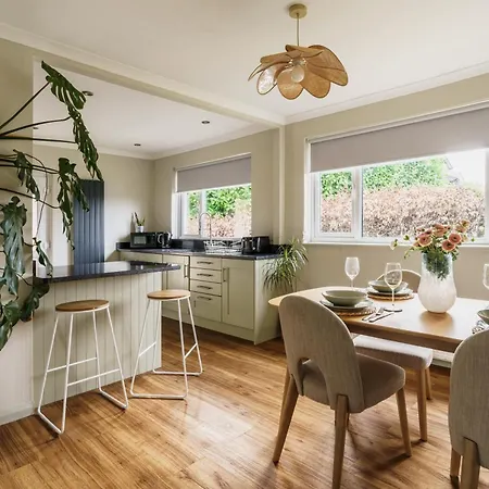 Apartment Hillcrest - 2 Bed Flat With Parking *