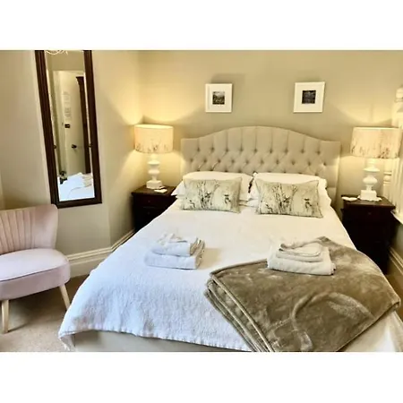 Storrs Gate House 5*