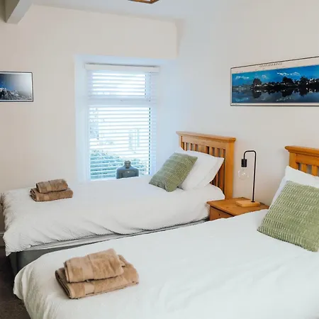 Camellia With Garden, Pet Friendly *