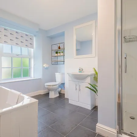Lakeland - Sleeps 6 Holiday home