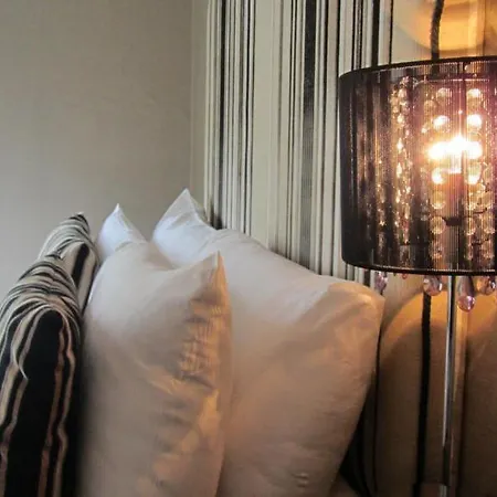 Monties - Adults Only 3* Bowness-on-Windermere