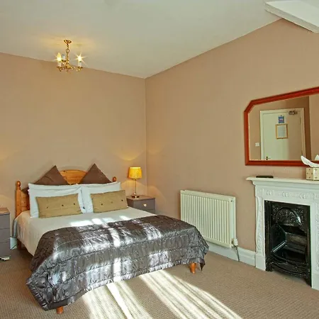 Monties - Adults Only 3*