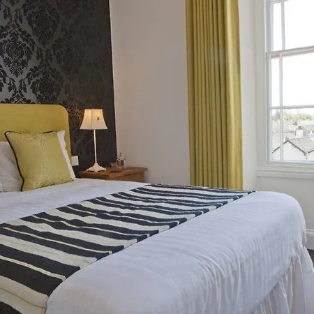 Oakbank House Hotel 3*