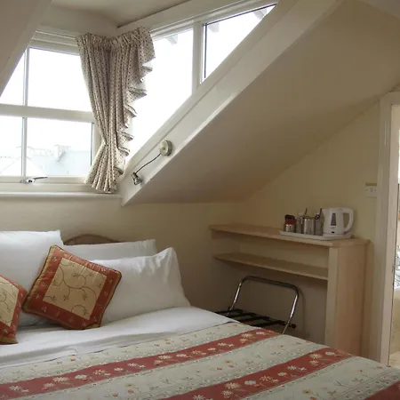 May Cottage B&B Acomodação com café da manhã  Bowness-on-Windermere