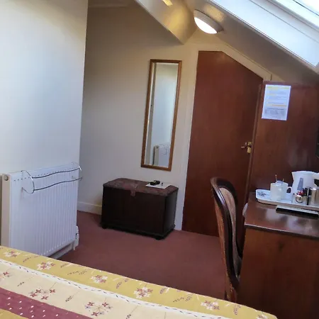 May Cottage B&B Acomodação com café da manhã  3*