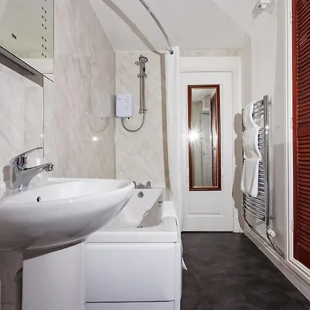 Oakbank House Hotel
