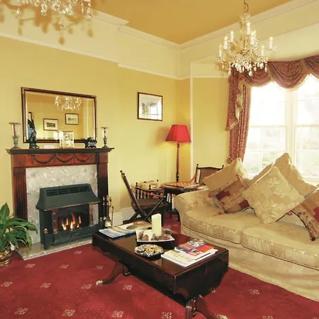 Oakbank House