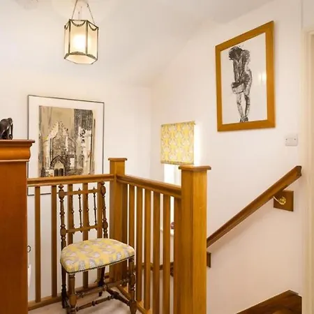 Dorothy's Place *