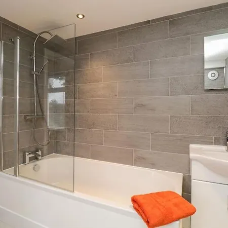 Holiday home Brantlea Detached 4 Bed Home, Hot Tub, View, Parking, Pet Friendly *