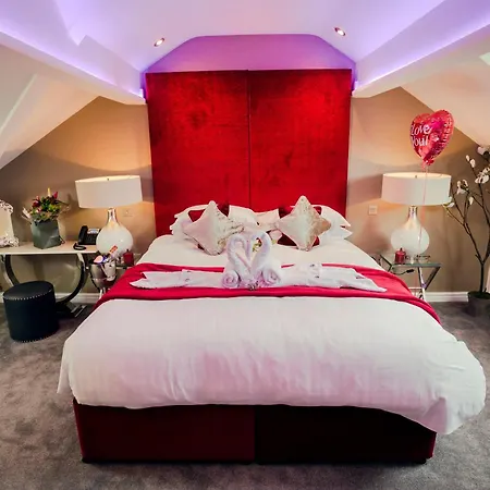 Aphrodites Group - Luxury Hot Tub In District! Hotel Bowness-on-Windermere