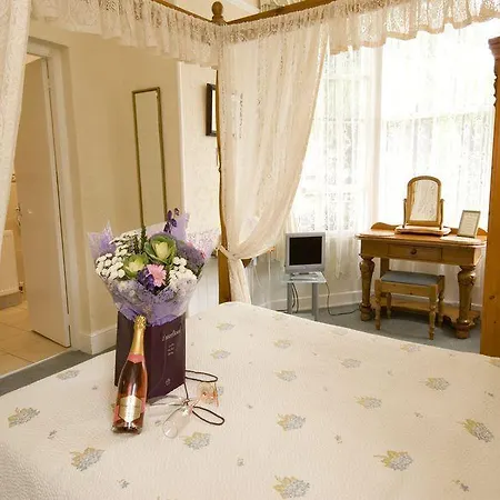 White Hotel 3*