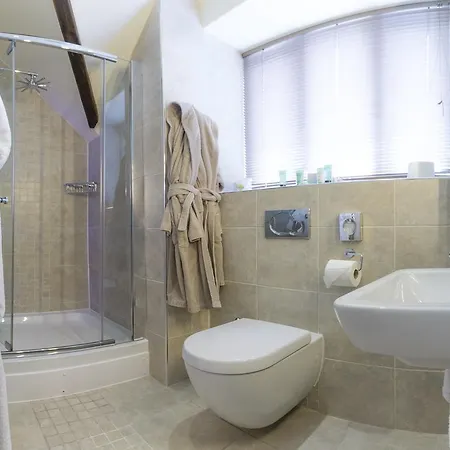 The Cranleigh Boutique 4*