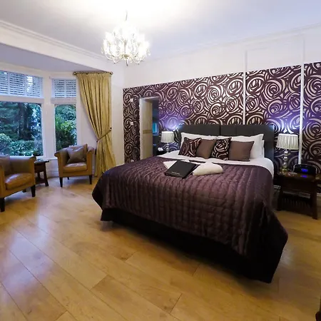 Dene House